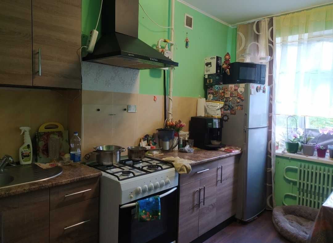 Продам 2-к. кв. на ж/м Коммунар-Покровский, рядом Парус Красный Камень