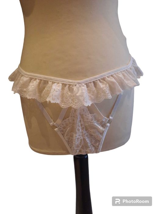 Majtki Stringi damskie rozmiar L