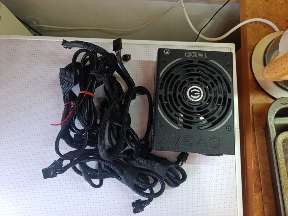 Блок живлення EVGA SuperNOVA 1200W