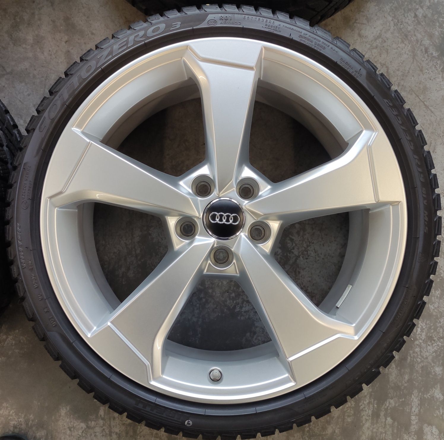 Koła Zimowe 19 Audi A3 S3 8V 8Y 235/35R19 Pirelli Zima 5x112 Felgi