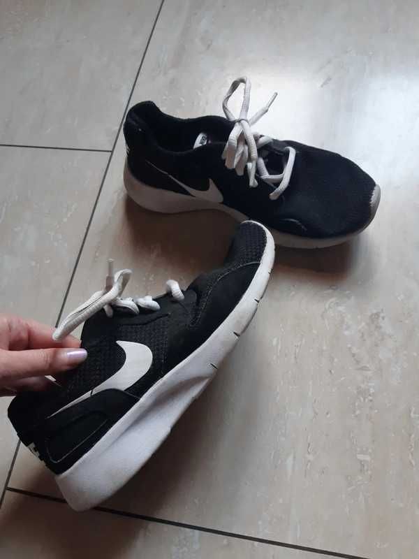 Czarne Nike buty sportowe 35,5