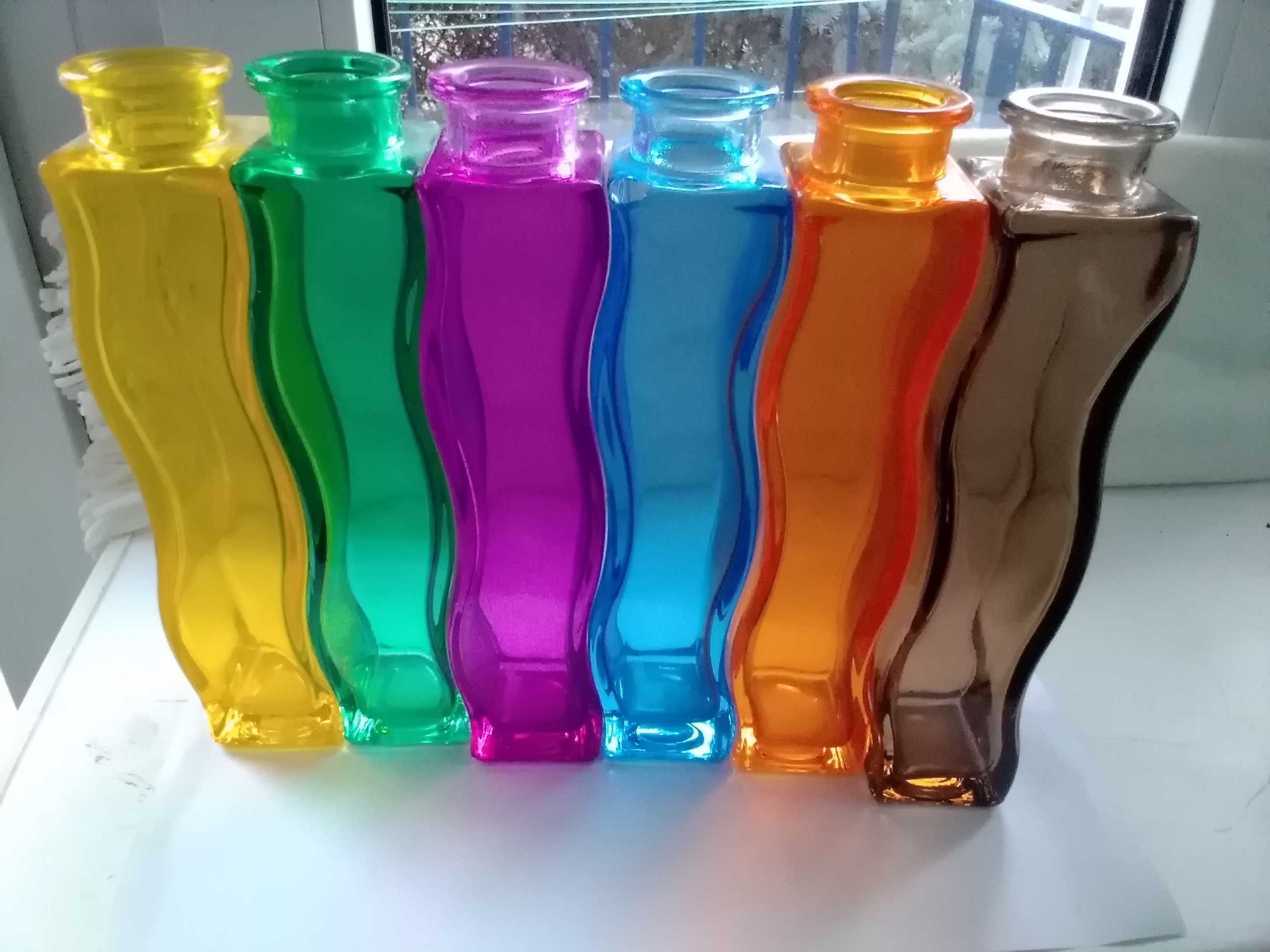 Buteleczki z kolorowego szkła