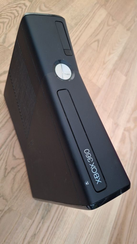 Konsola Xbox 360. 250GB