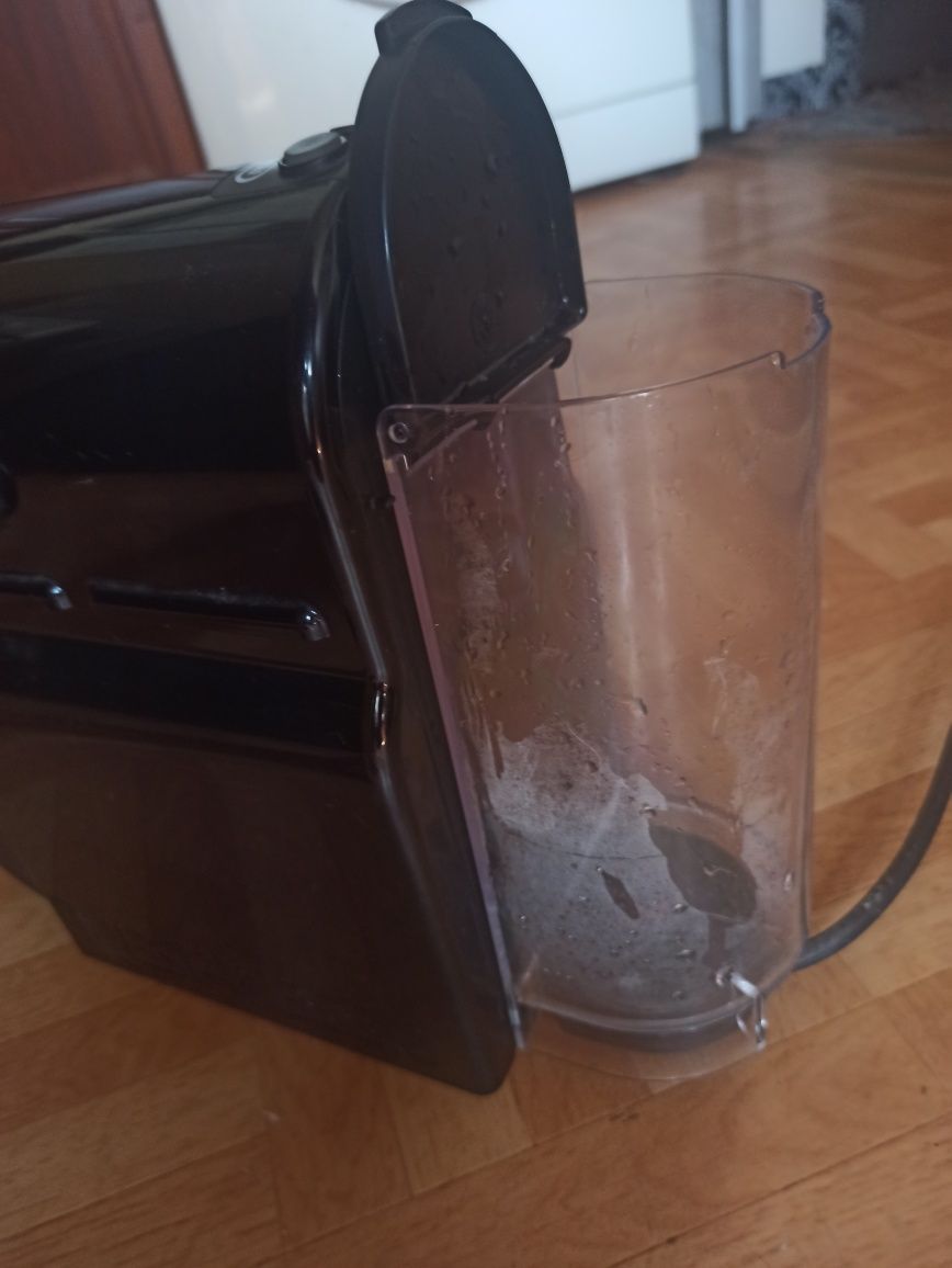 Express kapsulkowy DeLonghi