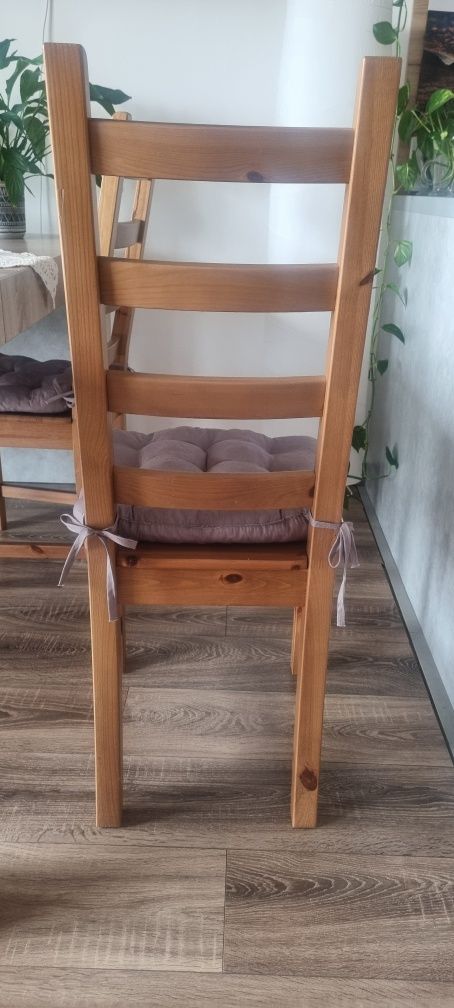 4 krzesła do jadalni Ikea z poduszkami, wysokie oparcie