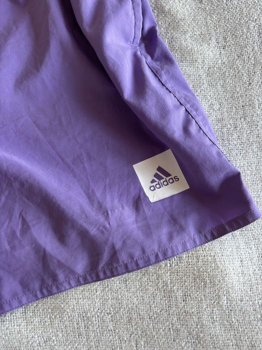 Lawendowe spodenki sportowe adidas w bardzo dobrym stanie uniwersalne