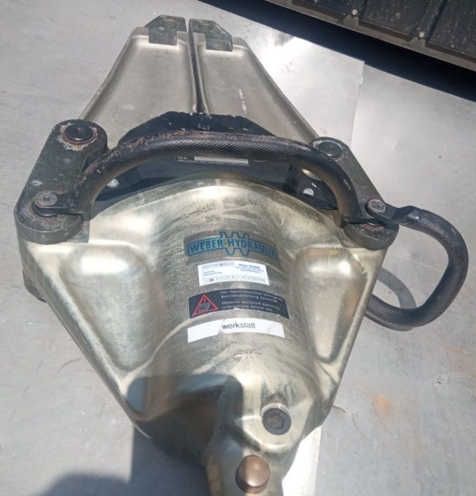 Nożyce hydrauliczne sprzęt strażacki Weber hydraulik sp45 rozrzutniik