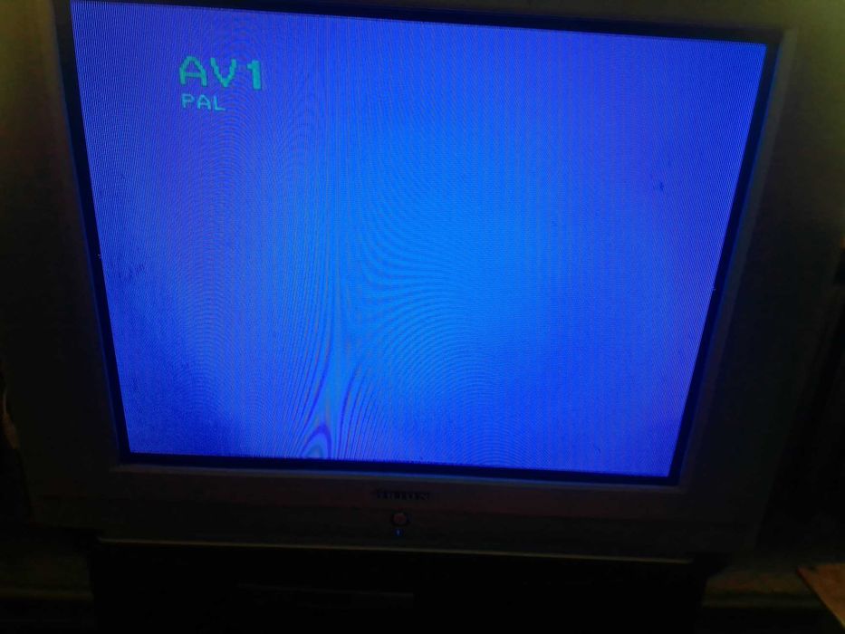 Телевизор 72 смв комлекте ДВД с Караоке и Микрофоном и  Пульты