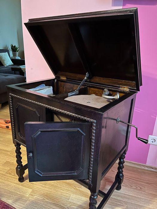 Antyczny gramofon / patefon z szafą. W 100% działający i sprawny