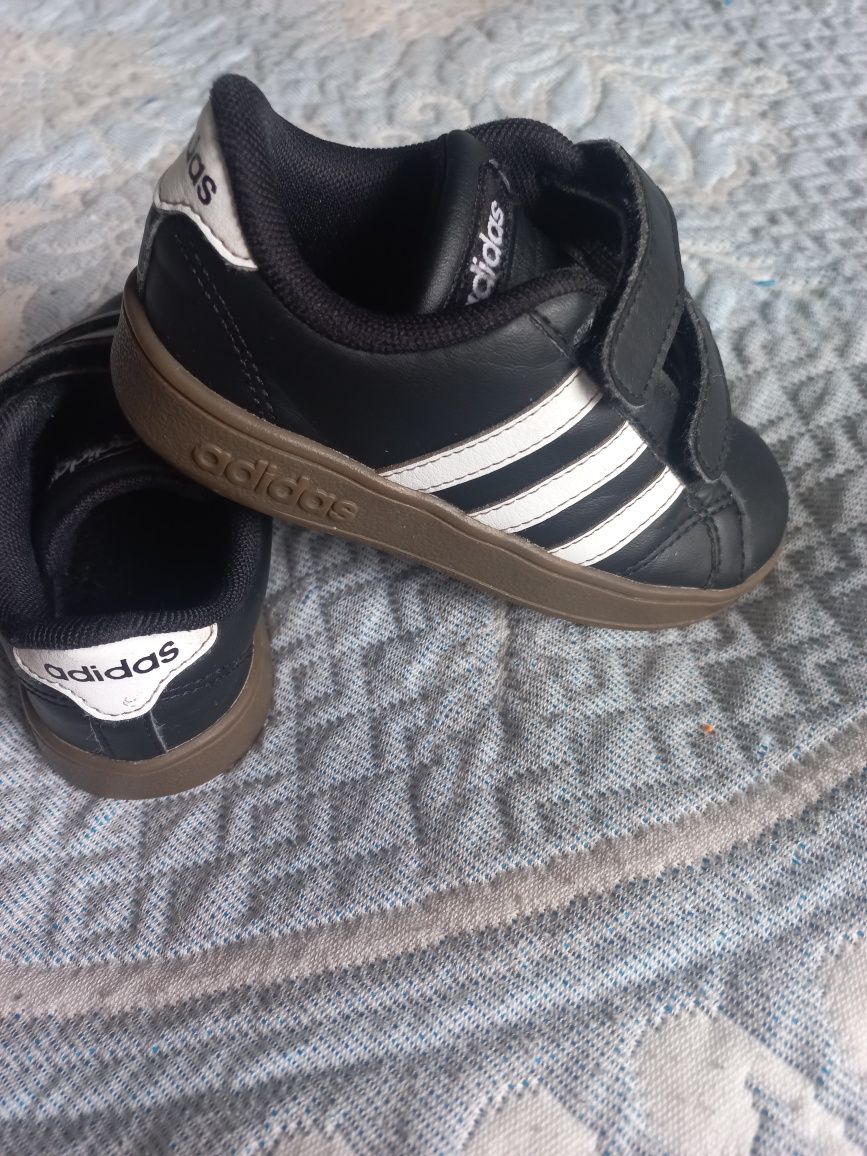 Adidas tenisówki czarne r. 25,5