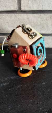 Бізікубик, бізікуб, дерев'яна розвиваюча іграшка
