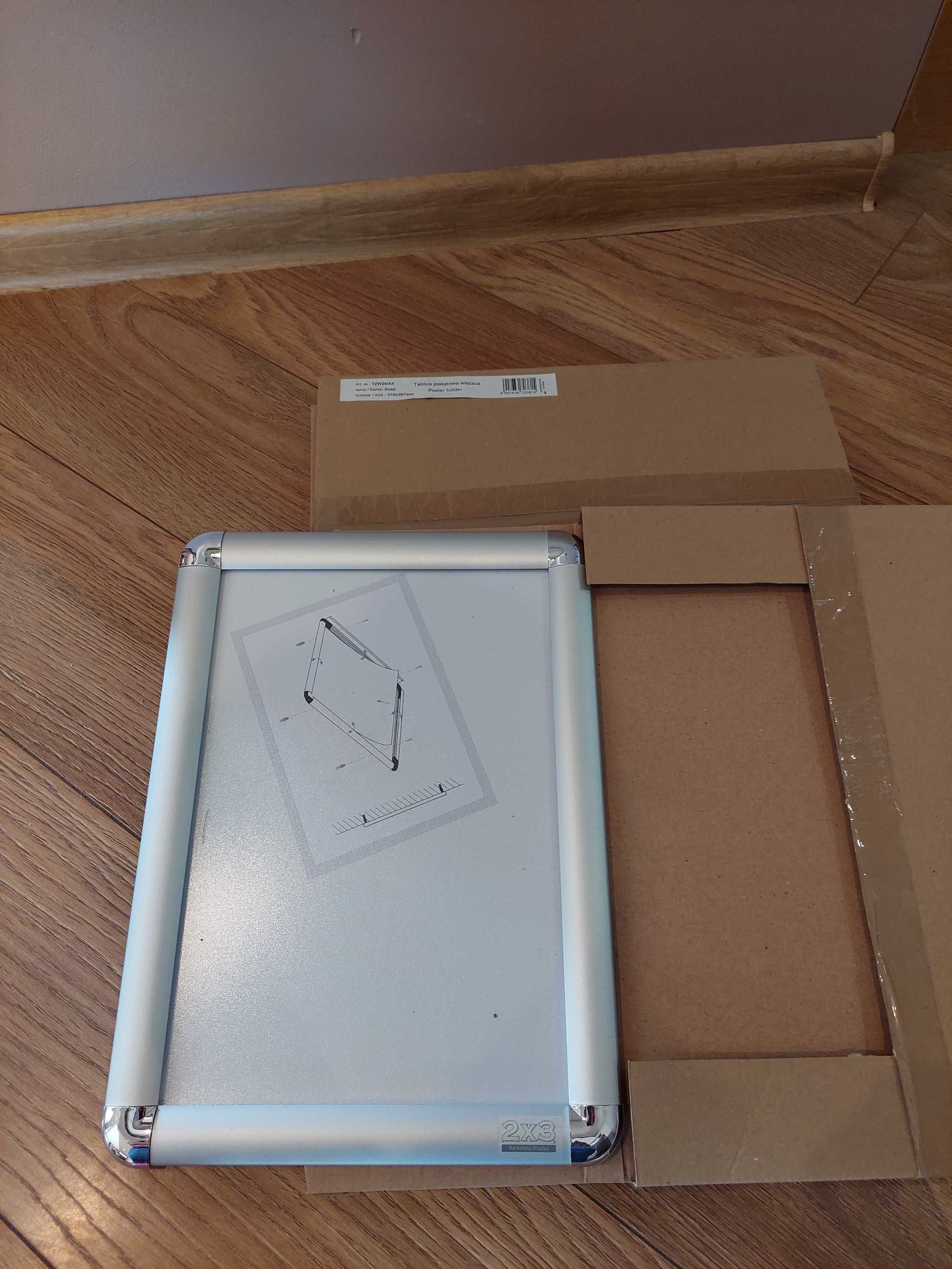 Nowa ramka plakatowa -TZW25/A4, 210 × 297 (A4), 1, 0,53, 2 .