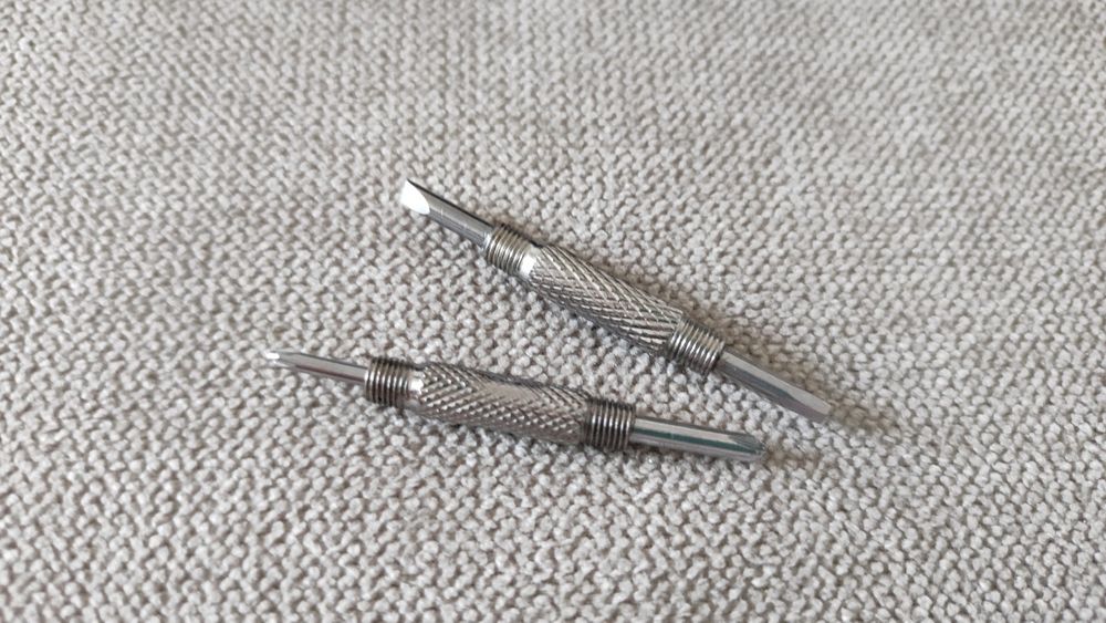 Samochodowy awaryjny zestaw narzędzi z czołówką