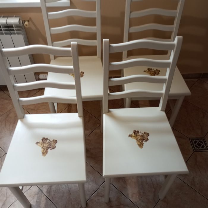 4 drewniane krzesła bielone w stylu prowansalskim/ shabby