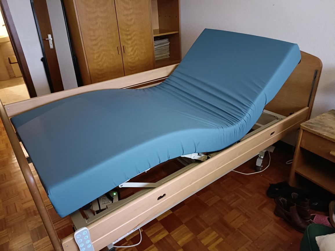 Cama articulada elétrica com colchão anti escaras