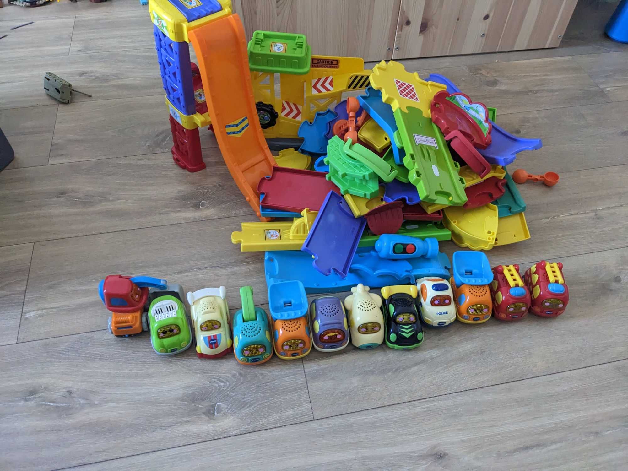 Vtech tut tut autka kilka zestawów