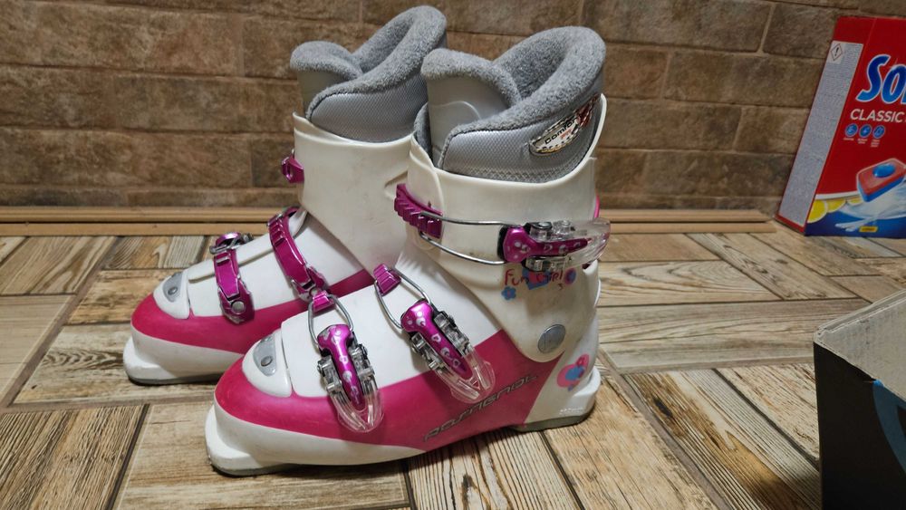 Ботинки лыжные на девочку, 31-33 р. Rossignol б/у