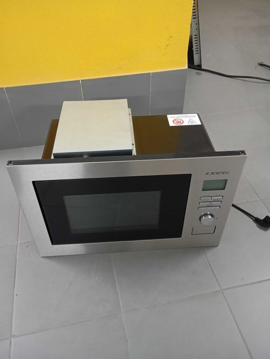 Microondas de encastrar como novo