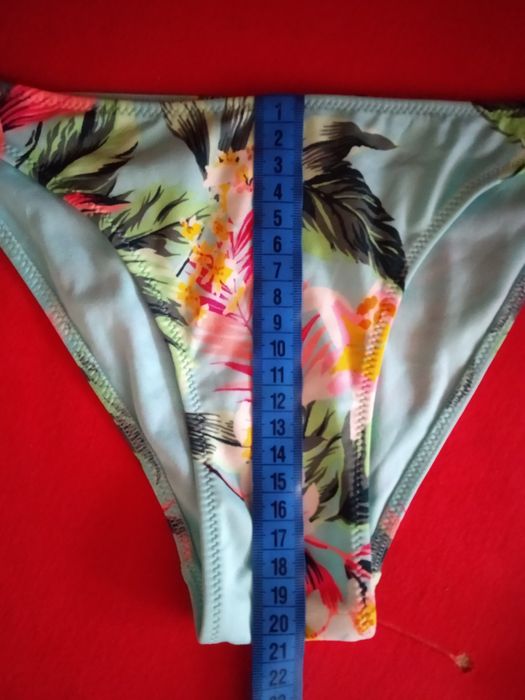Жіноча нижня частина купальника
