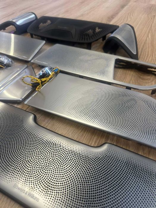 Накладки сітки Bowers & Wilkins для BMW 7 серії G11/G12 (2015-2022)