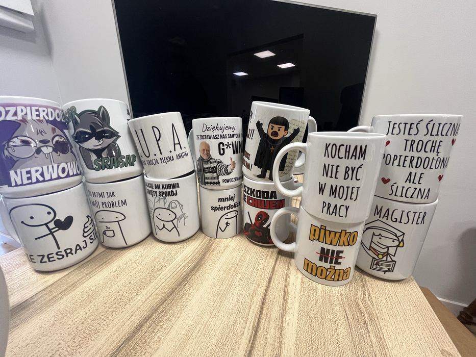 Kubki z wadliwą grafiką – śmieszne i wulgarne napisy, 5 zł/szt