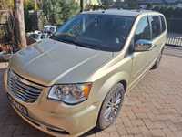 CHRYSLER Town & Country