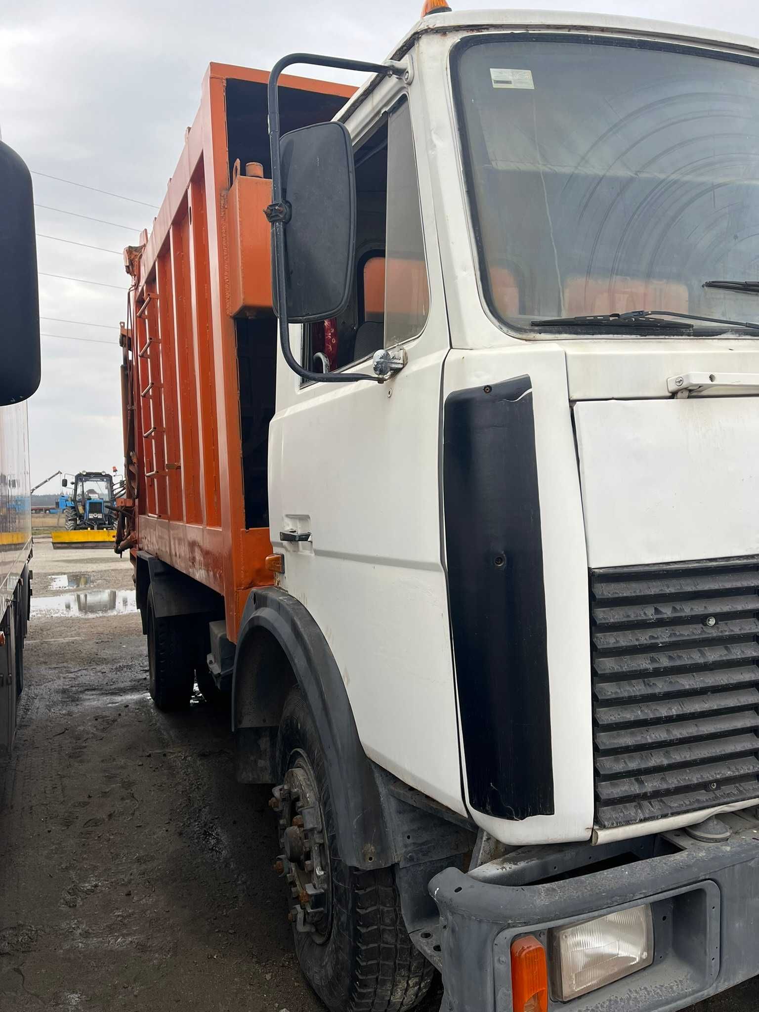 МАЗ-533702-240 -  Спецтехніка сміттєвоз (мусоровоз)
