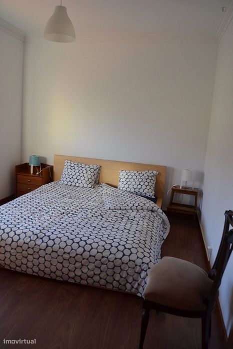 83144 - Quarto com cama de casal