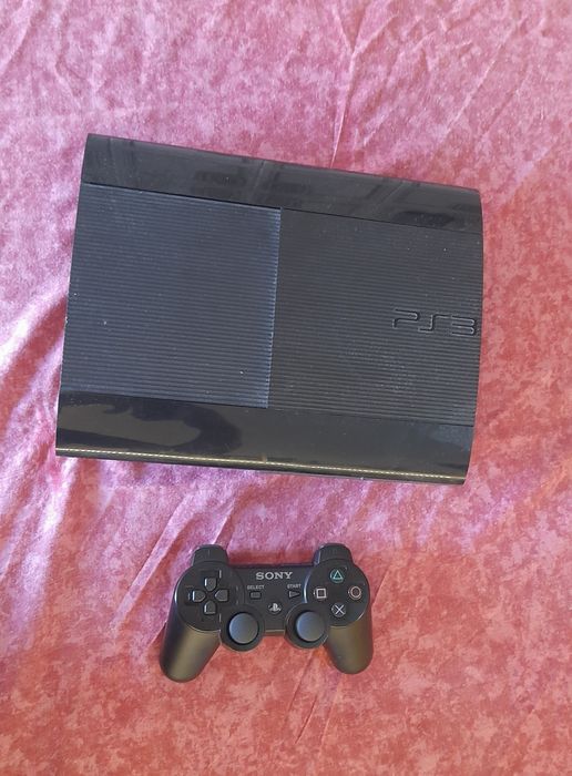 Vendo PlayStation 3 com comando