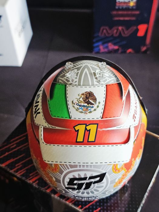 Checo Perez capacete 1/2 Austrian GP 2021 limited edition