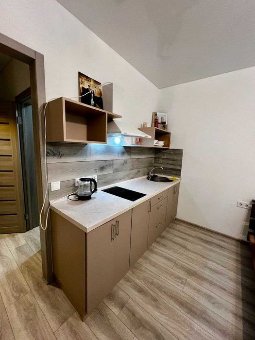 Продам студію 25 кв.м. Ремонт. Меблі. Вид на море.