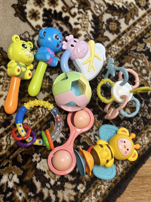 Іграшки для малюка