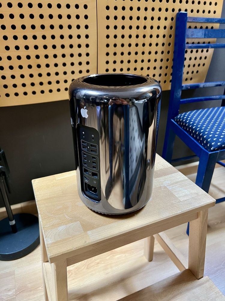 Apple Mac Pro 6.1 | 6 Core | 64Gb Ram
