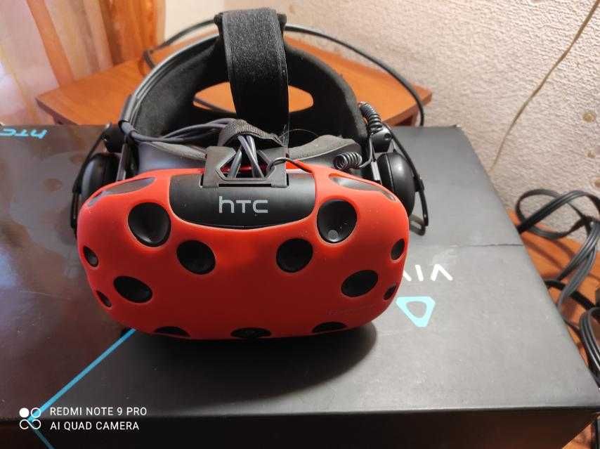 Продам шлем виртуальной реальности VR гарнитура htc vive