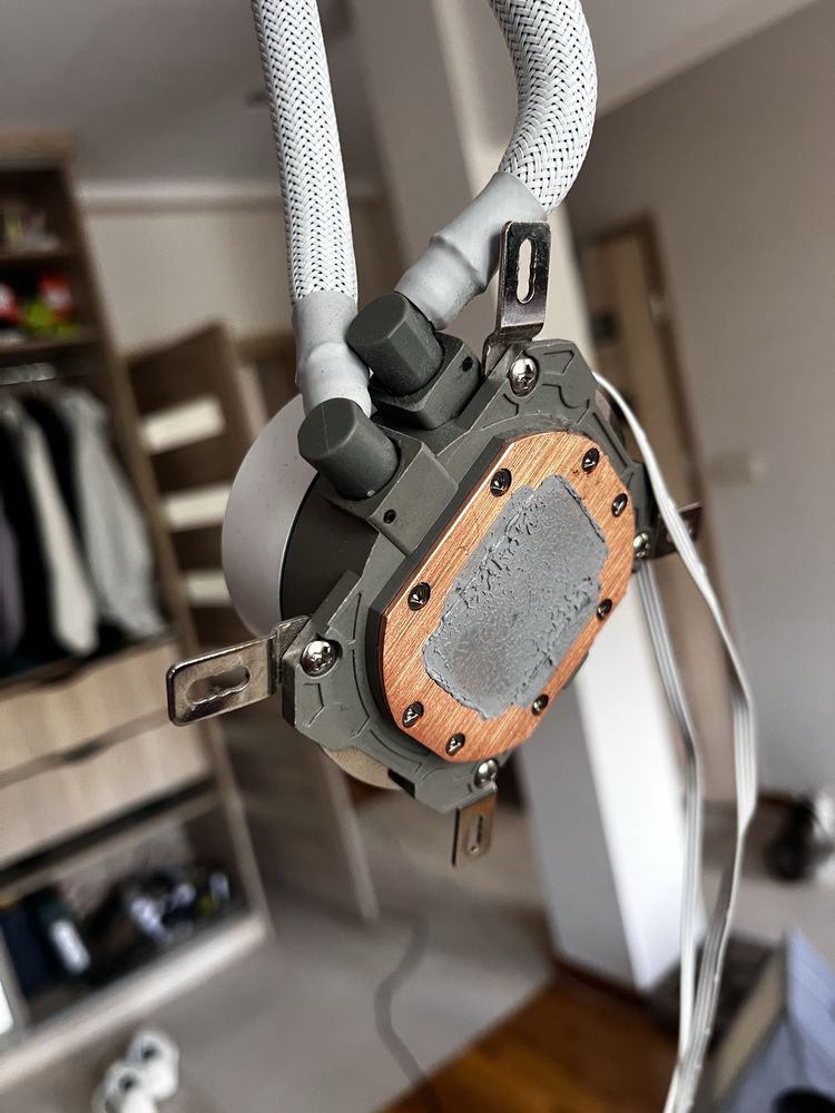 Chlodzenie wodne AIO cooler master 240