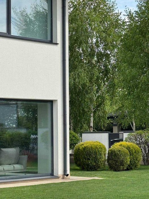 Продаж будинку 300 м2 з ремонтом і меблями у КМ "Белгравія"