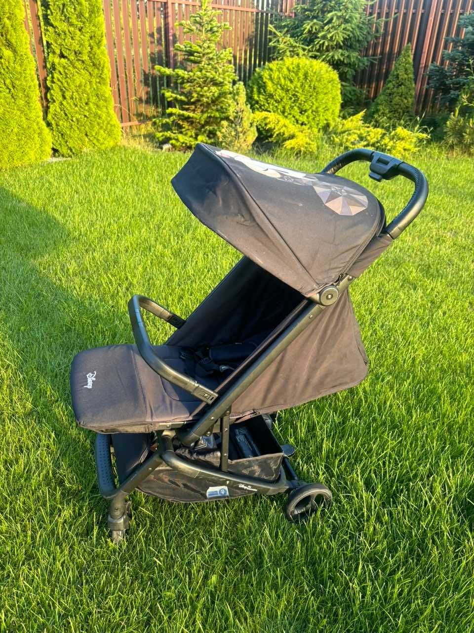 Продам  прогулочную коляску Easywalker  Disney!