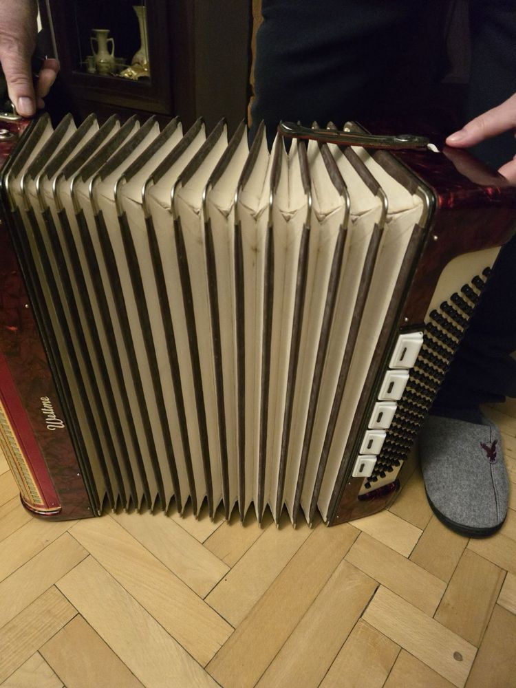 Sprzedam akordeon Weltmeisre 120 basów