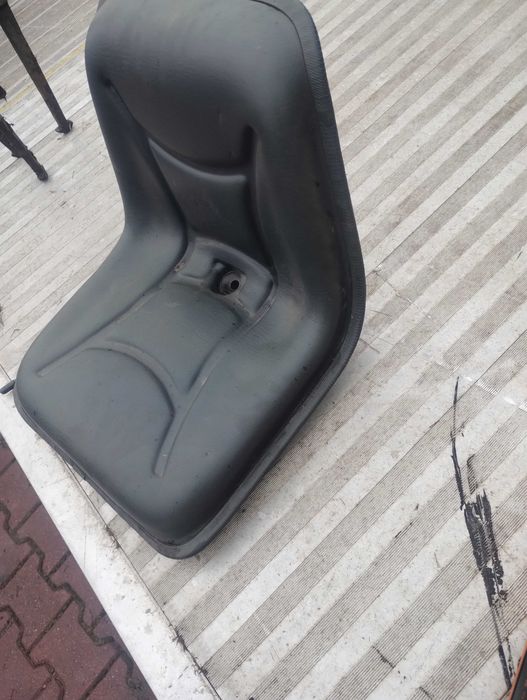 Siedzenie fotel wózek traktorek uniwersalne jak nowe Siewierz