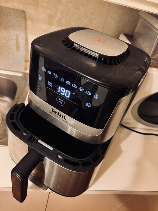 Продам новый аэрогриль Tefal Easy Fry Silence.