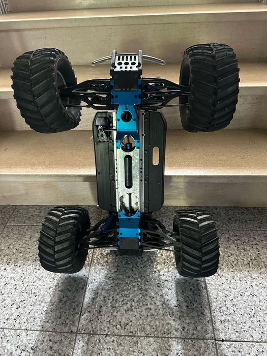 Carro telecomandado Nitro thunder tiger monster truck