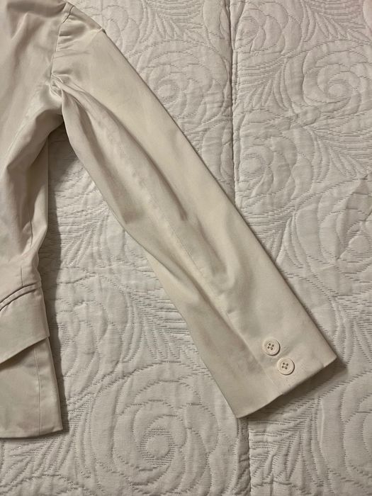 Blazer curto cintado, bege claro (champagne), tamanho 36 da Lefties