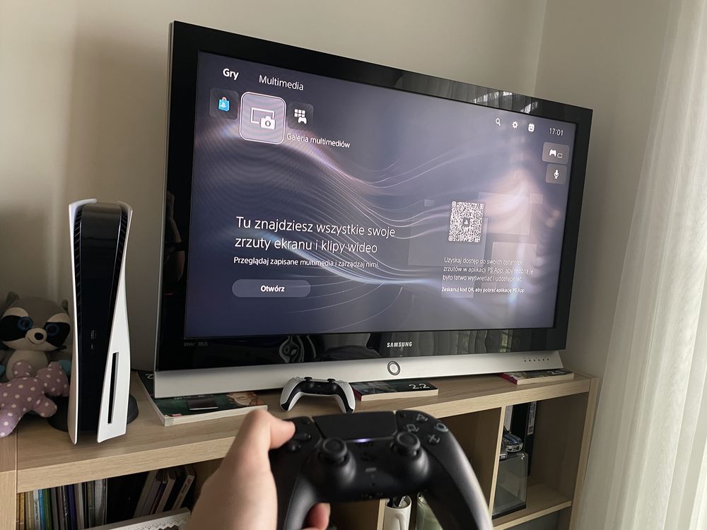 PLAYSTATION 5 Napęd + 1TB pamieci + 2 Pady + 4 Gry na płyte
