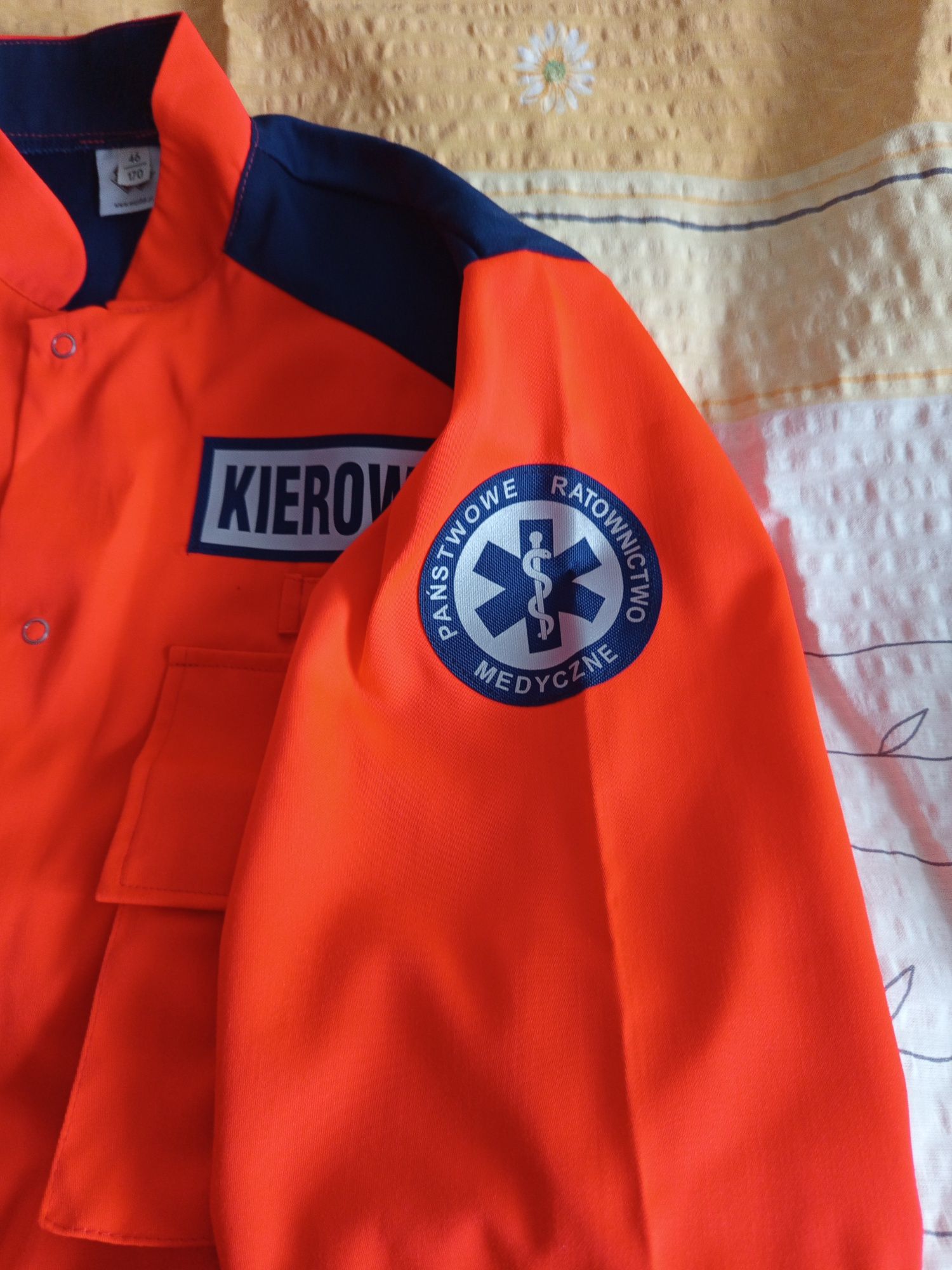 Nowa bluza-kurtka dla kierowcy pogotowia