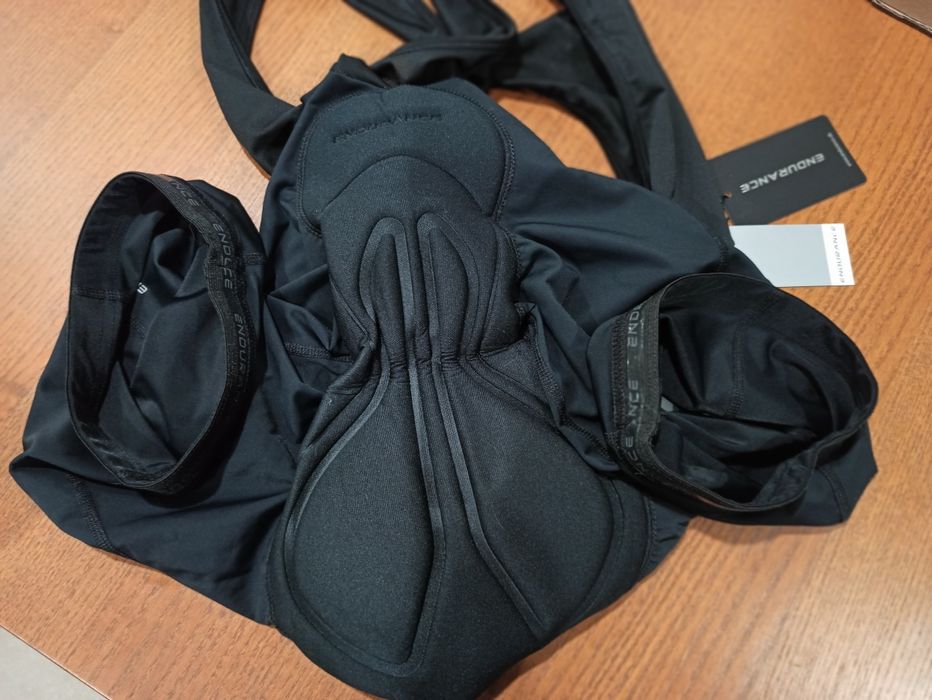 Calção com alças ciclismo da Endurance NOVO