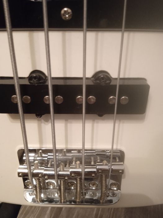 Squier Zestaw bass