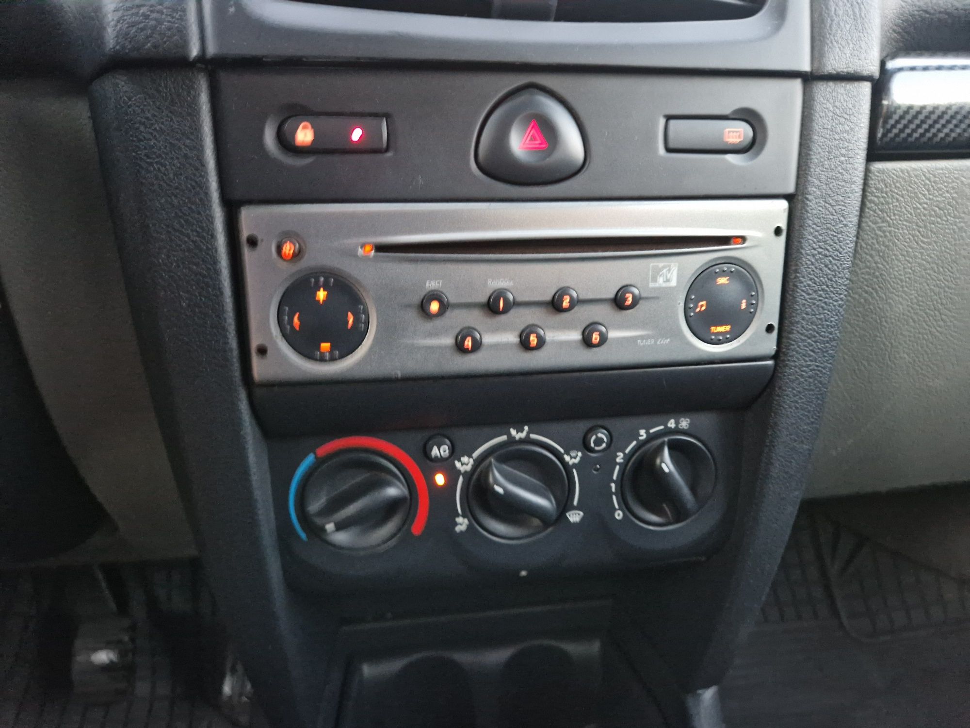 Renault Clio II 1.2 16V benzyna 5 drzwi klimatyzacja elektryka