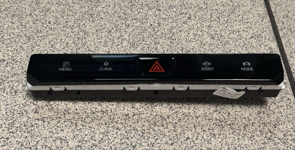 Дісплей VW ID.4 кнопки клімат контролю USA