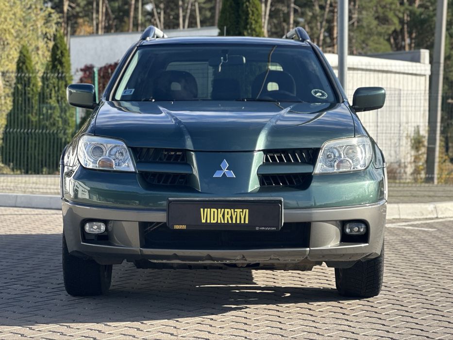 Mitsubishi Outlander 2006 року,2.4 бензин,автомат,повний привід,275т.к