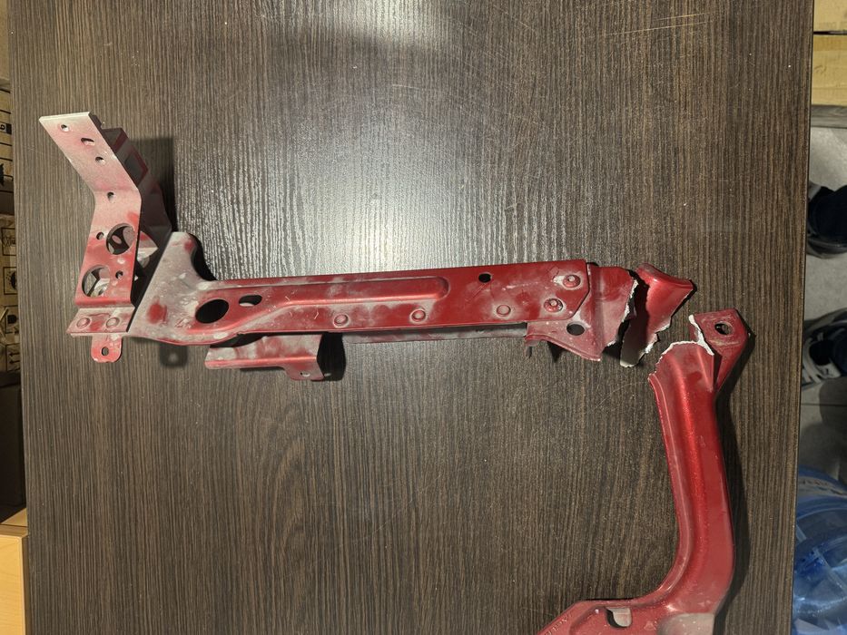 Окуляр фары Jaguar XE (крекление фары Jaguar XE), левый/правый